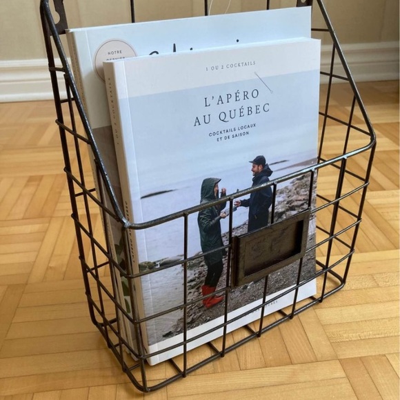 NWT Urban Outfitters Wall magazine & book rack storage grid metal shelve decor - Picture 8 of 10